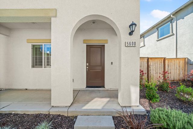 5600 Molino Cir, Roseville, CA 95747