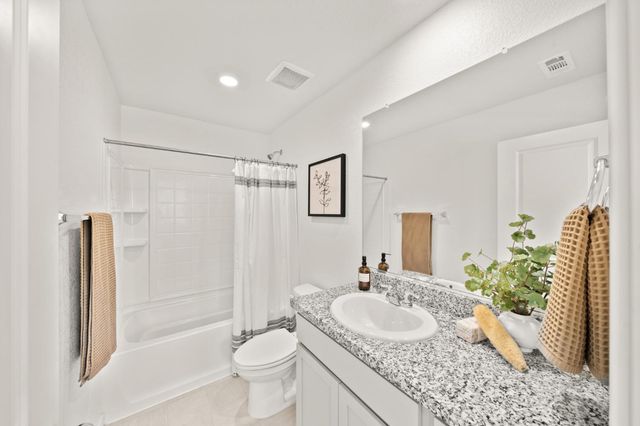 5600 Molino Cir, Roseville, CA 95747