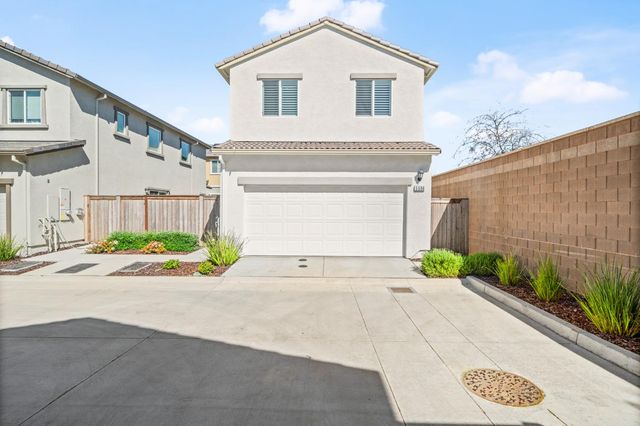 5600 Molino Cir, Roseville, CA 95747