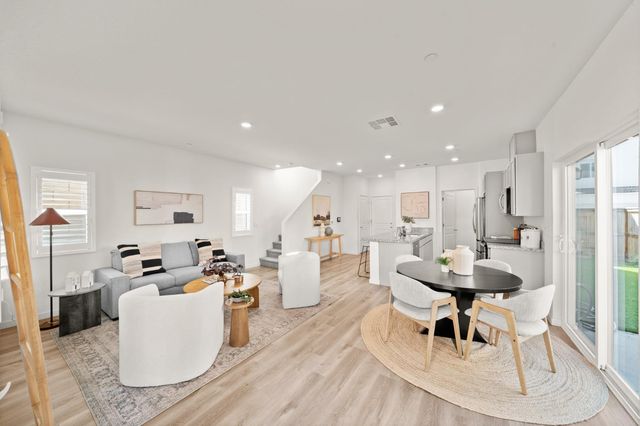 5600 Molino Cir, Roseville, CA 95747