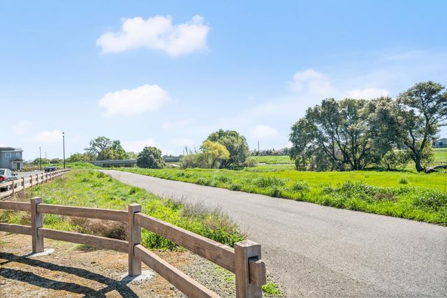 5600 Molino Cir, Roseville, CA 95747