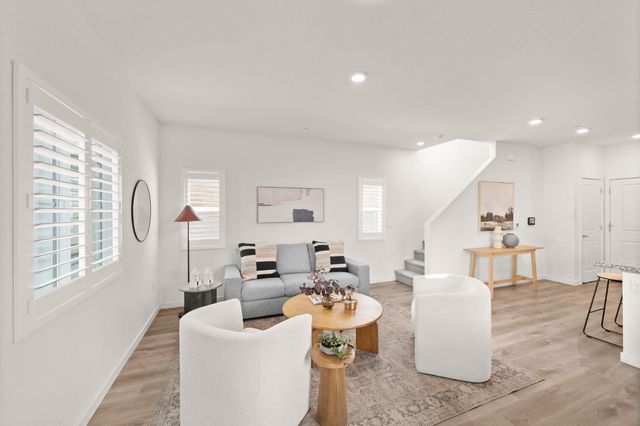 5600 Molino Cir, Roseville, CA 95747