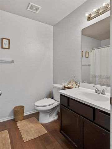 2701 Red Pine Circle, Yukon, OK 73099