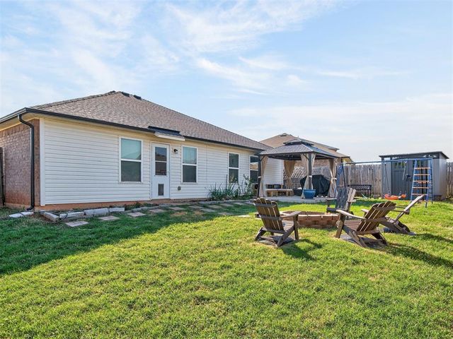 2701 Red Pine Circle, Yukon, OK 73099