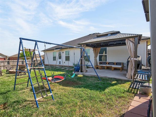 2701 Red Pine Circle, Yukon, OK 73099