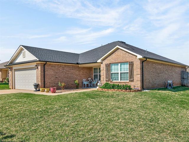 2701 Red Pine Circle, Yukon, OK 73099