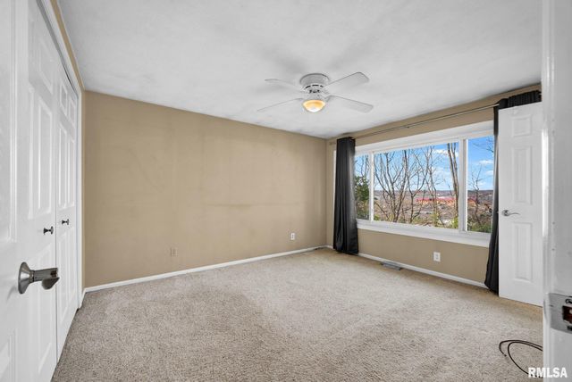 950 N MAIN Street, East Peoria, IL 61611