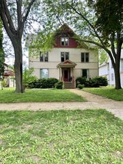 525 Dunbar AVENUE, Waukesha, WI 53186