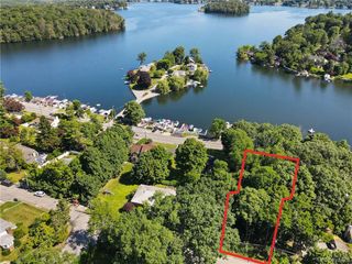 870 S Lake Boulevard, Mahopac, NY 10541