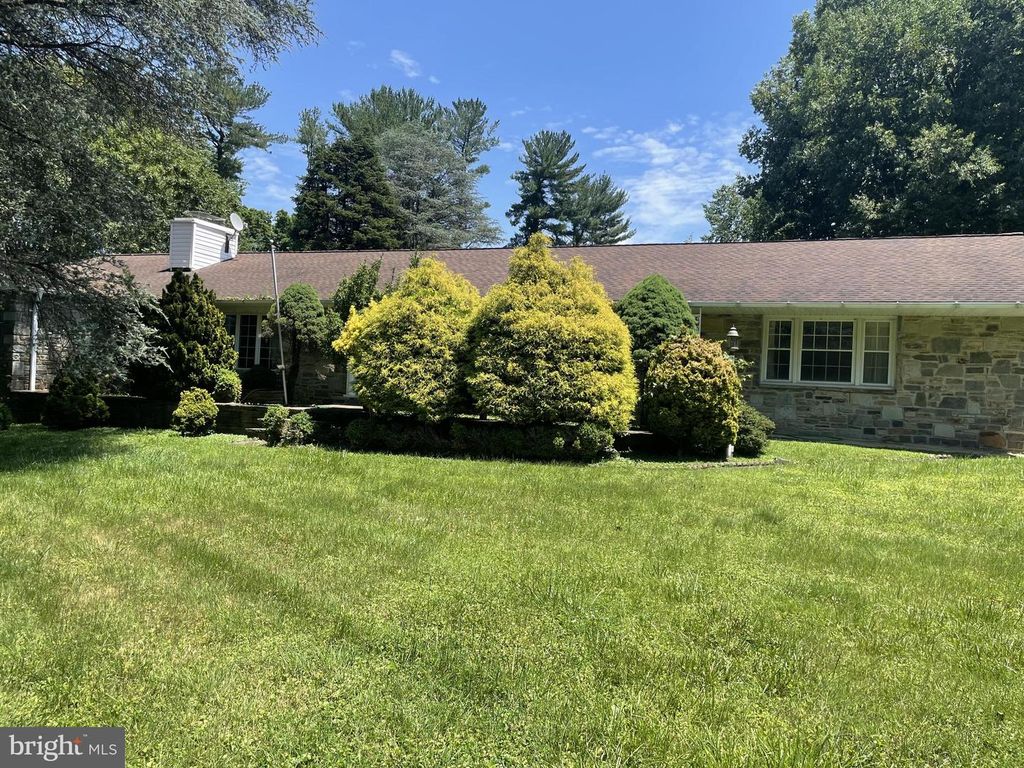 Image 1 of property listing at 500 STRATFORD, Towson, MD 21286