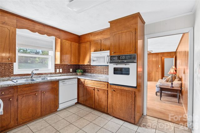 821 Woods Drive, Statesville, NC 28677