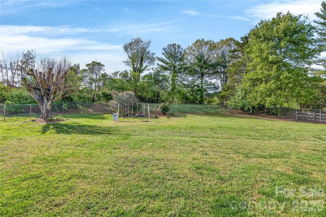 821 Woods Drive, Statesville, NC 28677