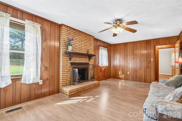 821 Woods Drive, Statesville, NC 28677