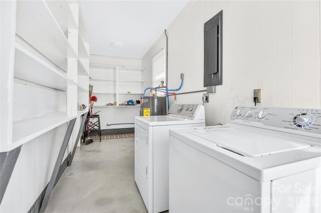 821 Woods Drive, Statesville, NC 28677