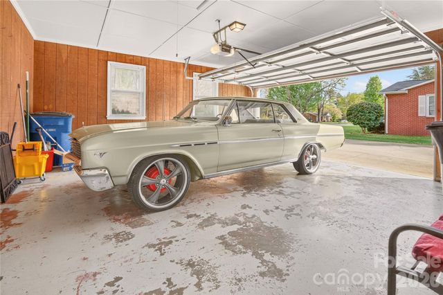 821 Woods Drive, Statesville, NC 28677