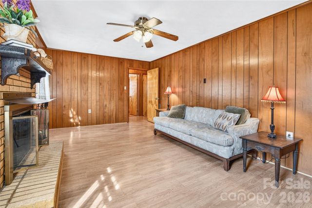 821 Woods Drive, Statesville, NC 28677