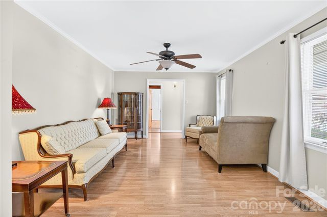 821 Woods Drive, Statesville, NC 28677