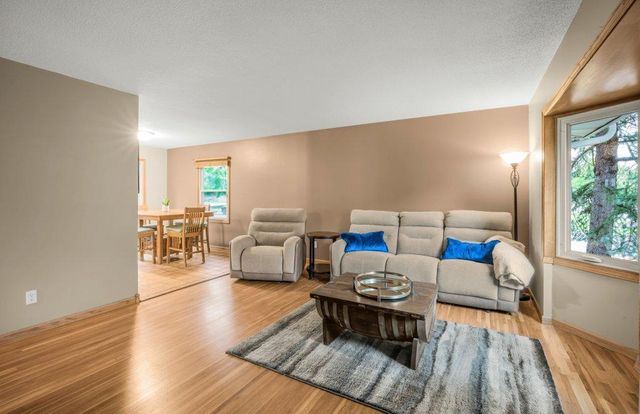 9581 Pilgrim Lane N, Maple Grove, MN 55369
