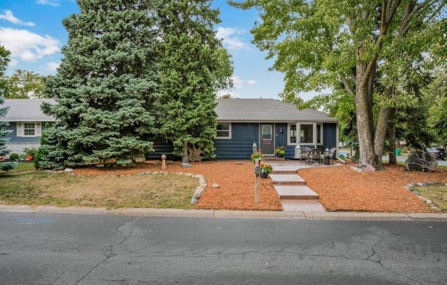 9581 Pilgrim Lane N, Maple Grove, MN 55369