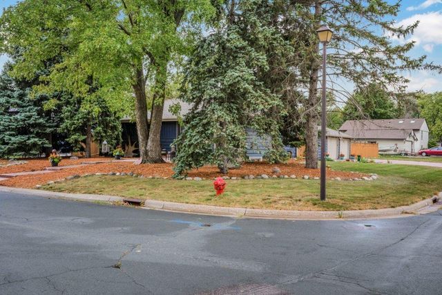 9581 Pilgrim Lane N, Maple Grove, MN 55369