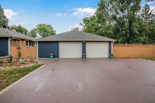 9581 Pilgrim Lane N, Maple Grove, MN 55369