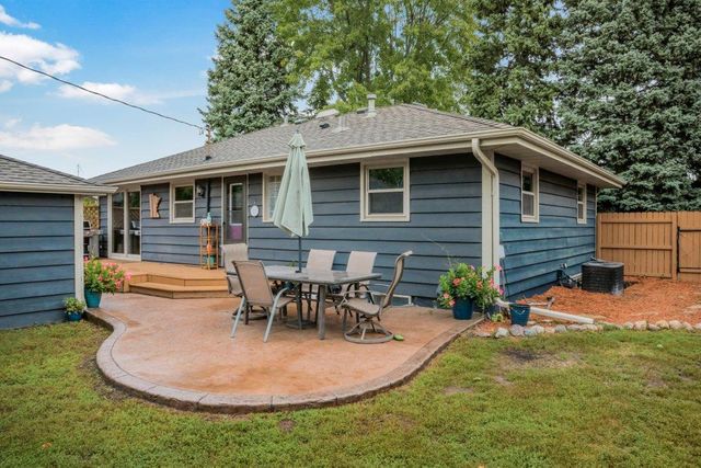 9581 Pilgrim Lane N, Maple Grove, MN 55369