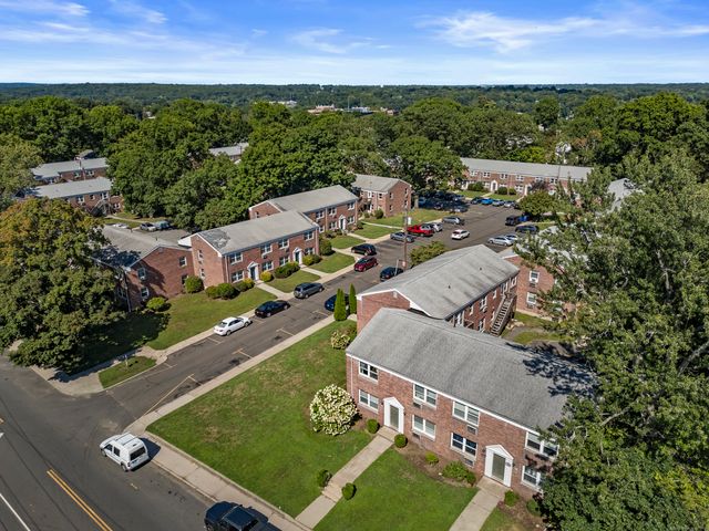 86 Blachley Road D, Stamford, CT 06902