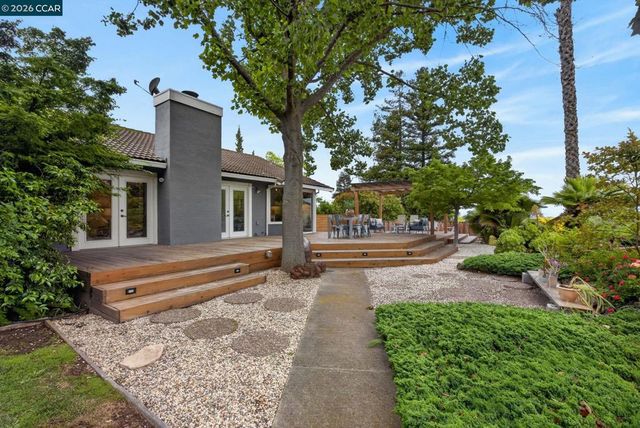 978 Via Montanas, Concord, CA 94518