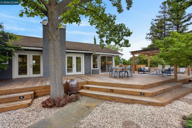 978 Via Montanas, Concord, CA 94518