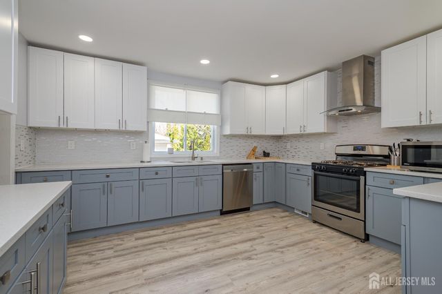 8 wallace Street, East Brunswick, NJ 08816