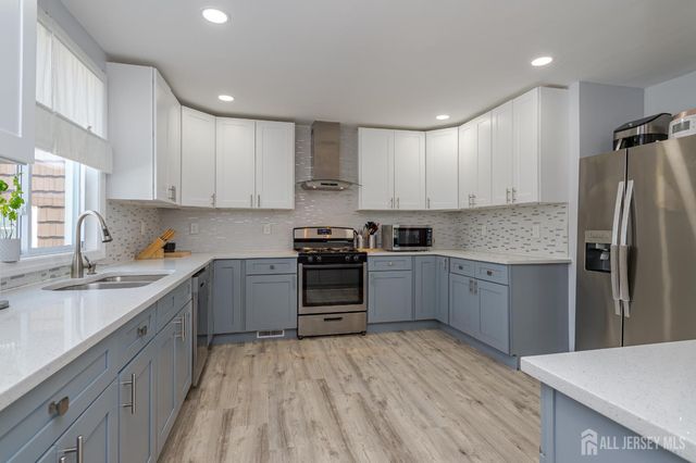 8 wallace Street, East Brunswick, NJ 08816