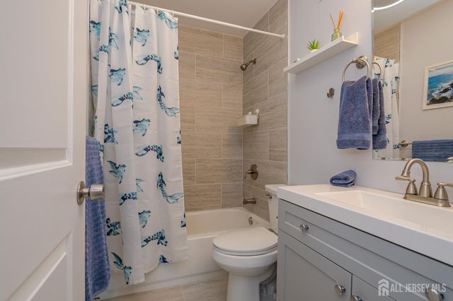 8 wallace Street, East Brunswick, NJ 08816