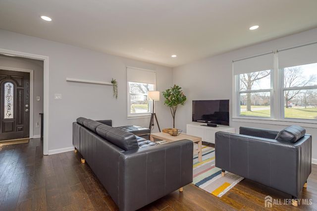 8 wallace Street, East Brunswick, NJ 08816