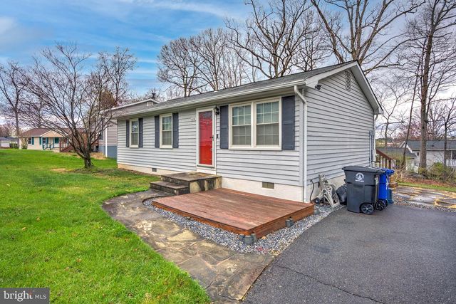 614 YORK LN SE, Leesburg, VA 20175