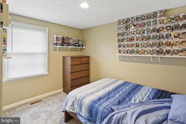 614 YORK LN SE, Leesburg, VA 20175
