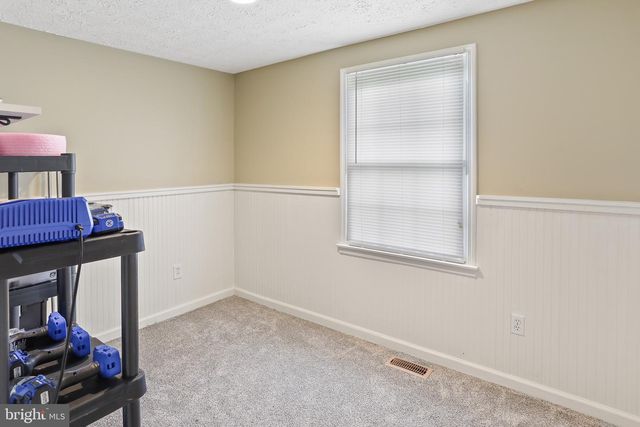 614 YORK LN SE, Leesburg, VA 20175