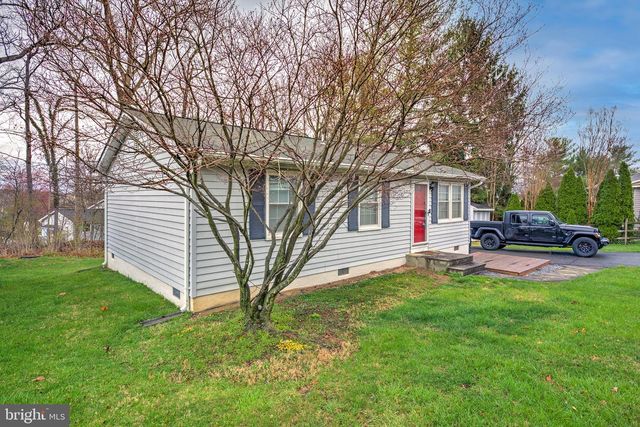 614 YORK LN SE, Leesburg, VA 20175