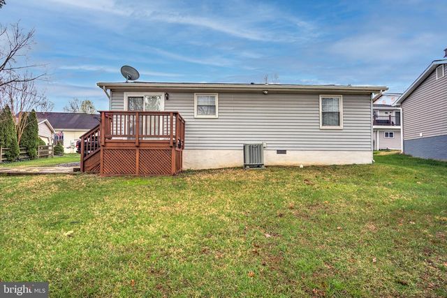 614 YORK LN SE, Leesburg, VA 20175