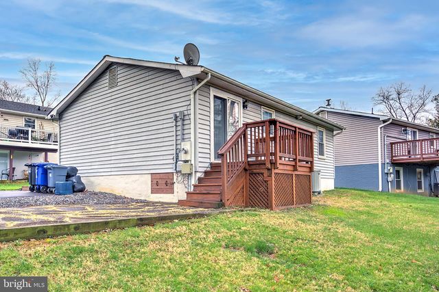 614 YORK LN SE, Leesburg, VA 20175
