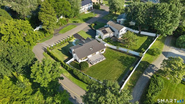 2 Drumlin Road, Westport, CT 06880
