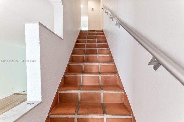 21 Madeira Ave 18, Coral Gables, FL 33134