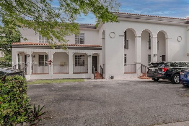 21 Madeira Ave 18, Coral Gables, FL 33134