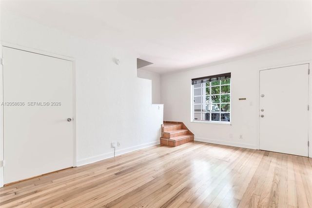21 Madeira Ave 18, Coral Gables, FL 33134