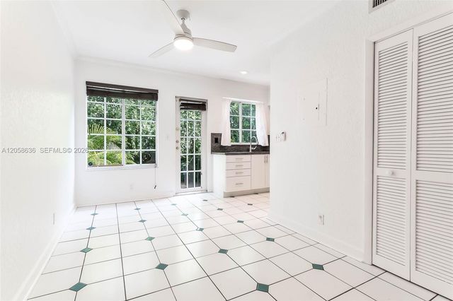 21 Madeira Ave 18, Coral Gables, FL 33134