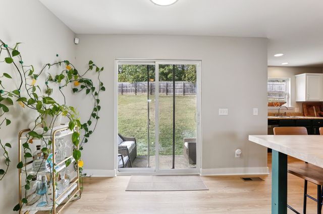 2048 Harvest Ln, Nashville, TN 37218