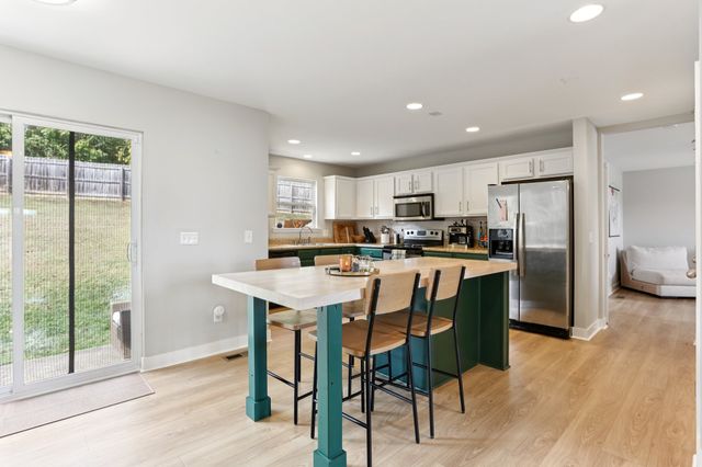 2048 Harvest Ln, Nashville, TN 37218