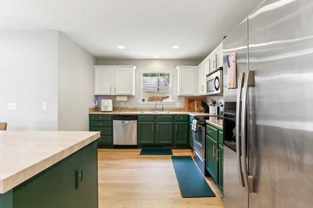 2048 Harvest Ln, Nashville, TN 37218