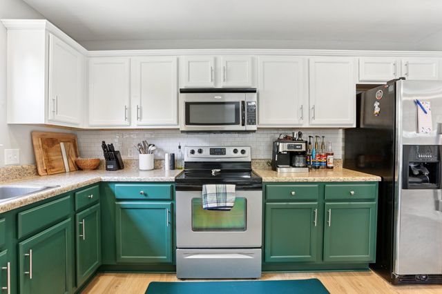 2048 Harvest Ln, Nashville, TN 37218