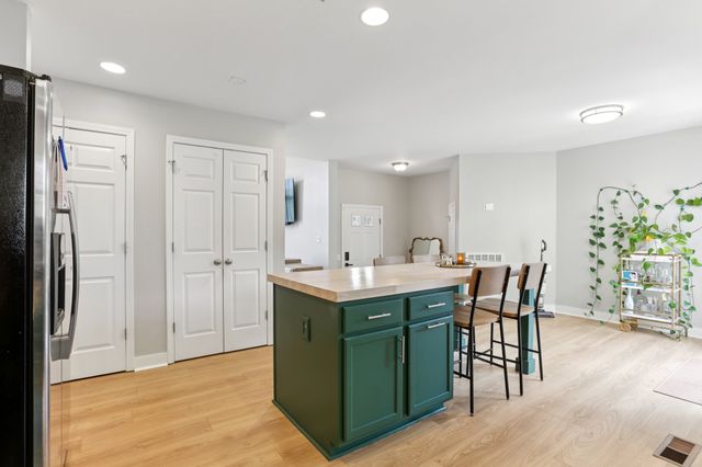 2048 Harvest Ln, Nashville, TN 37218