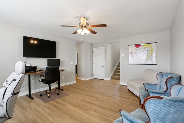 2048 Harvest Ln, Nashville, TN 37218